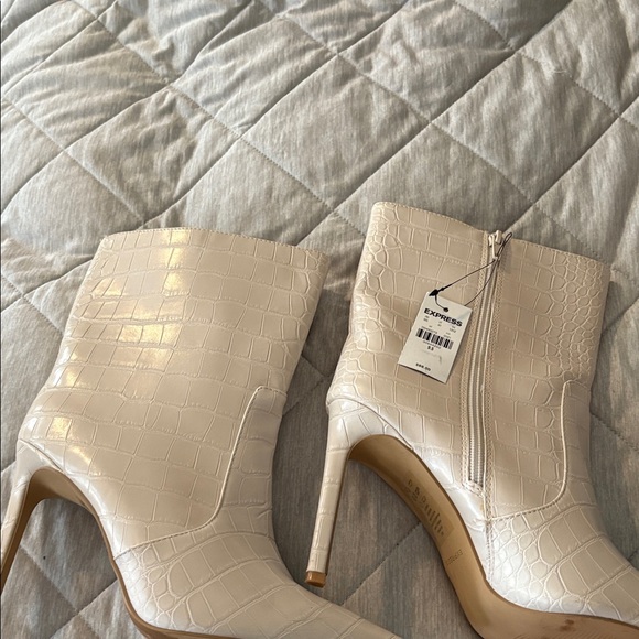 Express Croc-Embossed Heeled Boots in Cream - Picture 3 of 5
